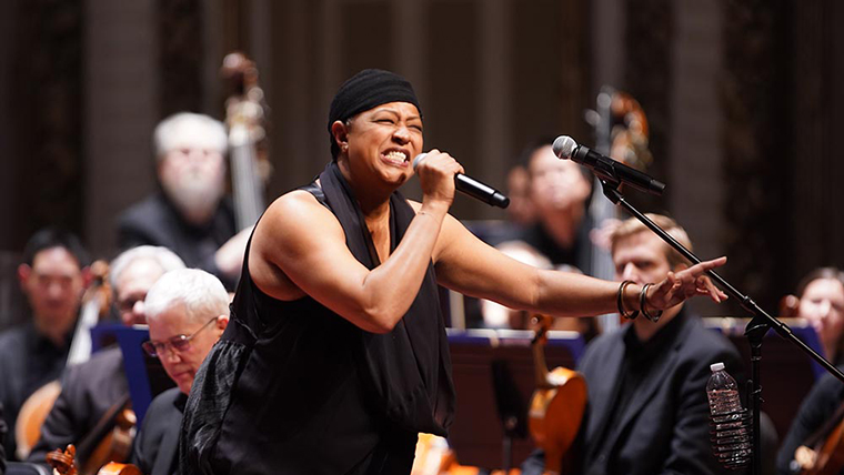 Lisa Fischer singing at Classical Roots concert